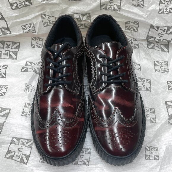 T.U.K. EZC Rub Off Leather Brogue BURG/BLK Size: 8 (A9249) main image 7
